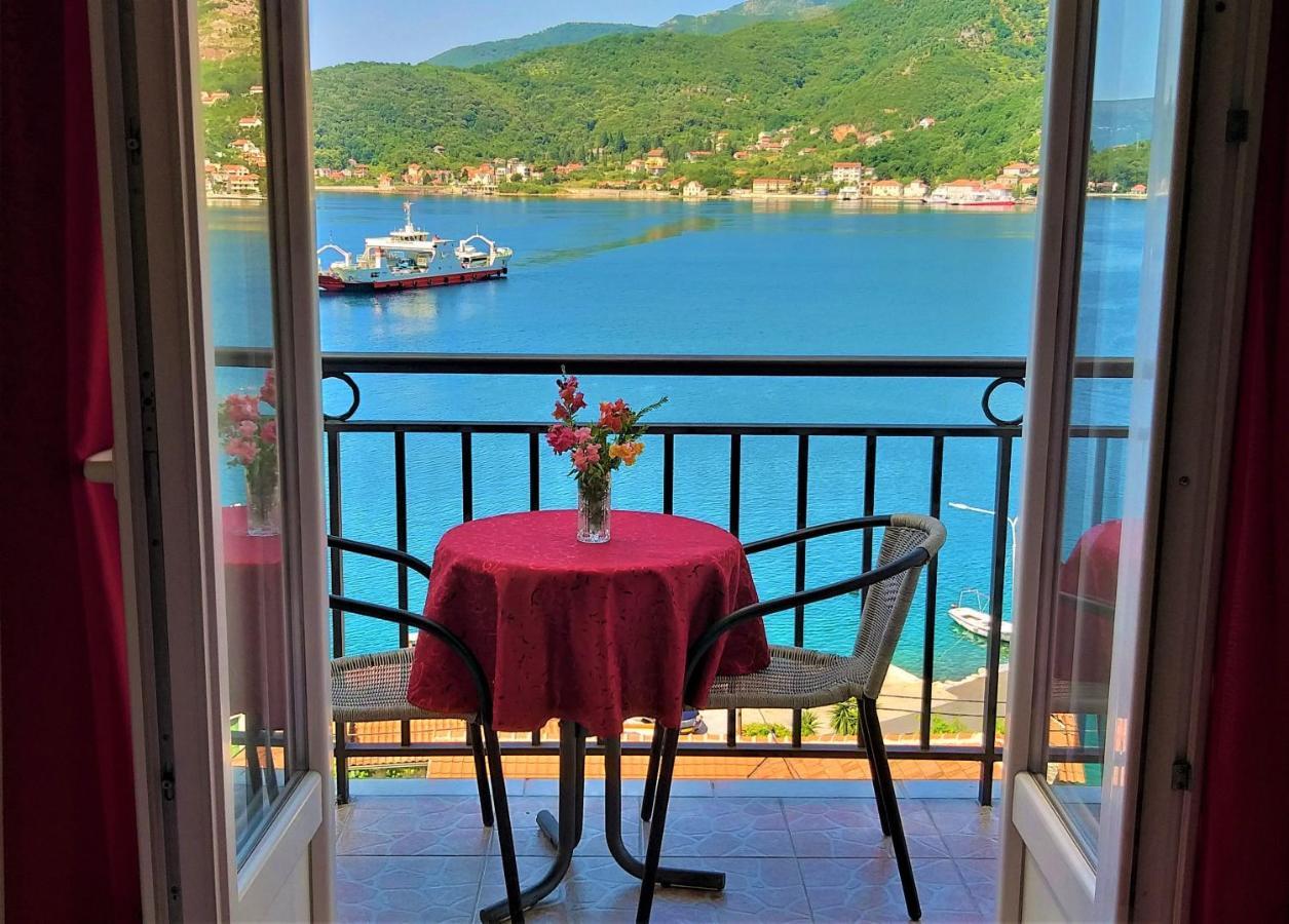 Apartments Okuka Тиват Екстериор снимка