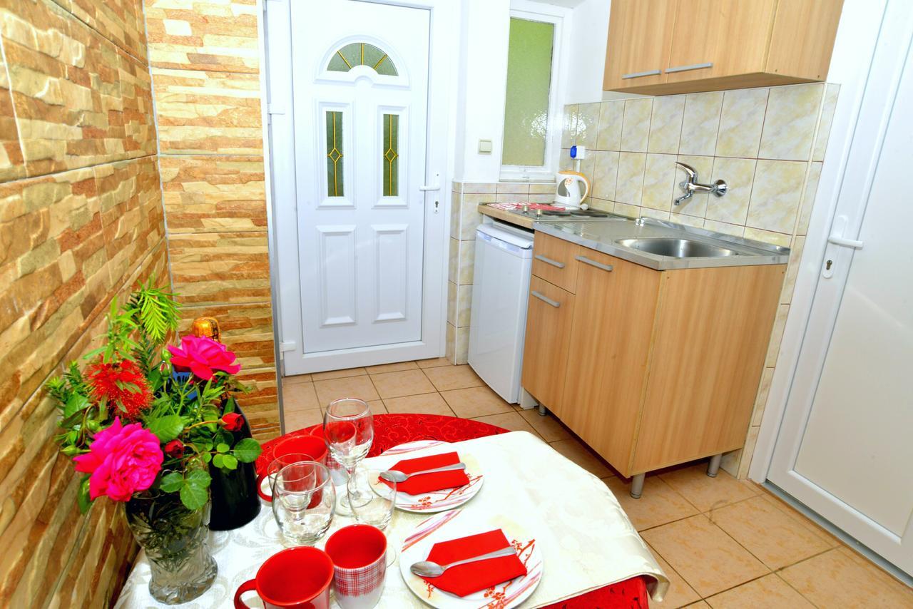 Apartments Okuka Тиват Екстериор снимка